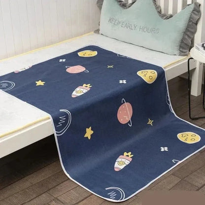SnugglyNest™ – Wasserdichte Wickelunterlage für Kinder ab 0+ – Hält das Bett Trocken