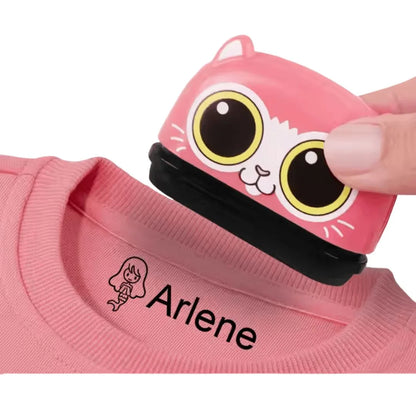 StampCraft™ – Personalisierter Namensstempel für Kinder ab 3+ – Einfache Kleidungsetikettierung