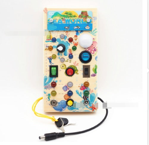 LittleWonderer - Lernspielzeug mit Schaltern